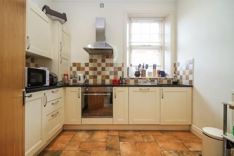 3 bedroom flat for sale, Churchill House, 31 Holywell Avenue, Whitley Bay
