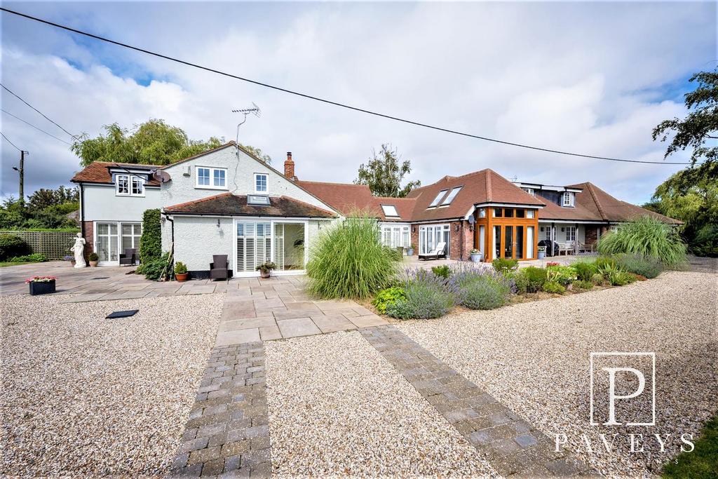 Little Clacton Road, Great Holland, FrintonOnSea 7 bed chalet for