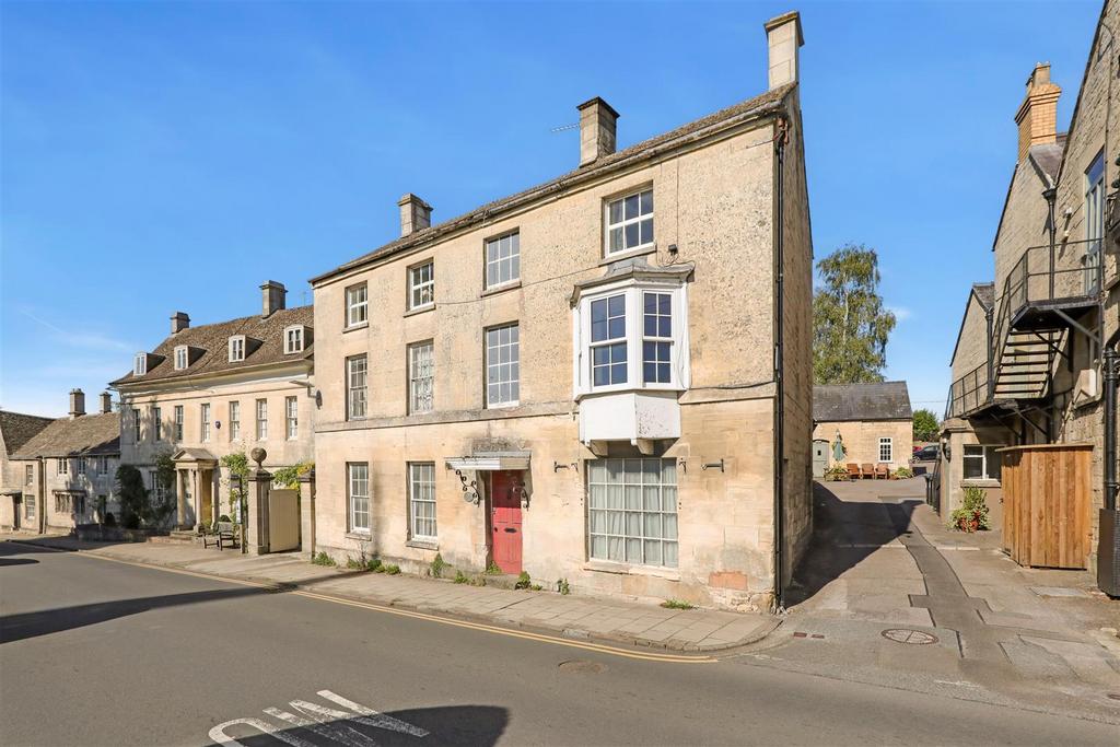 Yew Tree House, Painswick 2 bed flat for sale £185,000