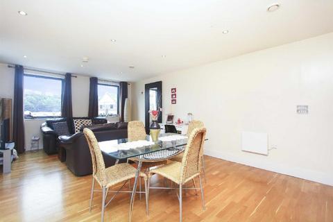 2 bedroom flat for sale, Merchants Quay, Quayside