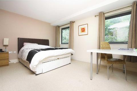 2 bedroom flat for sale, Merchants Quay, Quayside