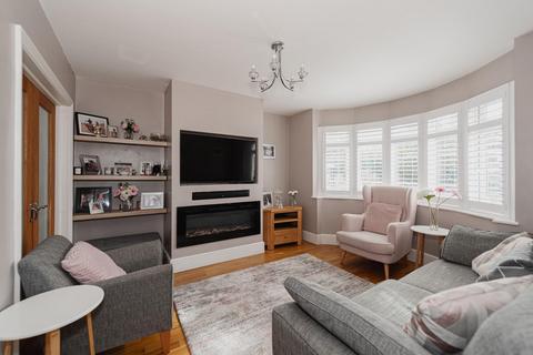 151 Thorndon Gardens, Epsom, KT19 0QE