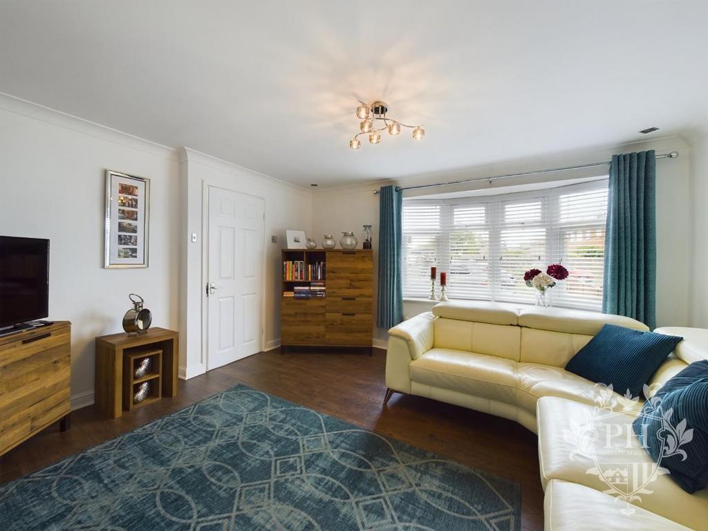 Yew Tree Avenue, Redcar 3 bed semidetached house for sale £195,000