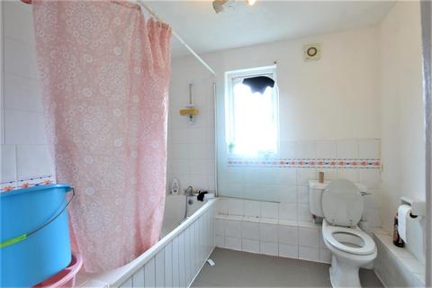 37 Stirling Grove, Hounslow, TW3 1QG