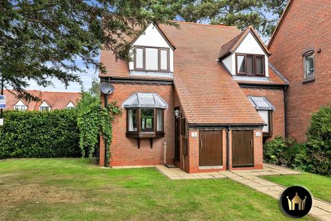 15 Atcheson Close, Studley, B80 7QT