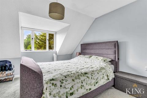 15 Atcheson Close, Studley, B80 7QT