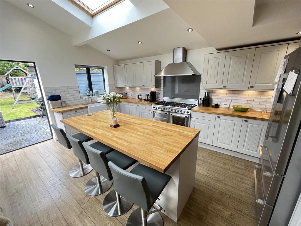 Open Plan Living &amp; Dining Kitchen Aspect 4.jpg