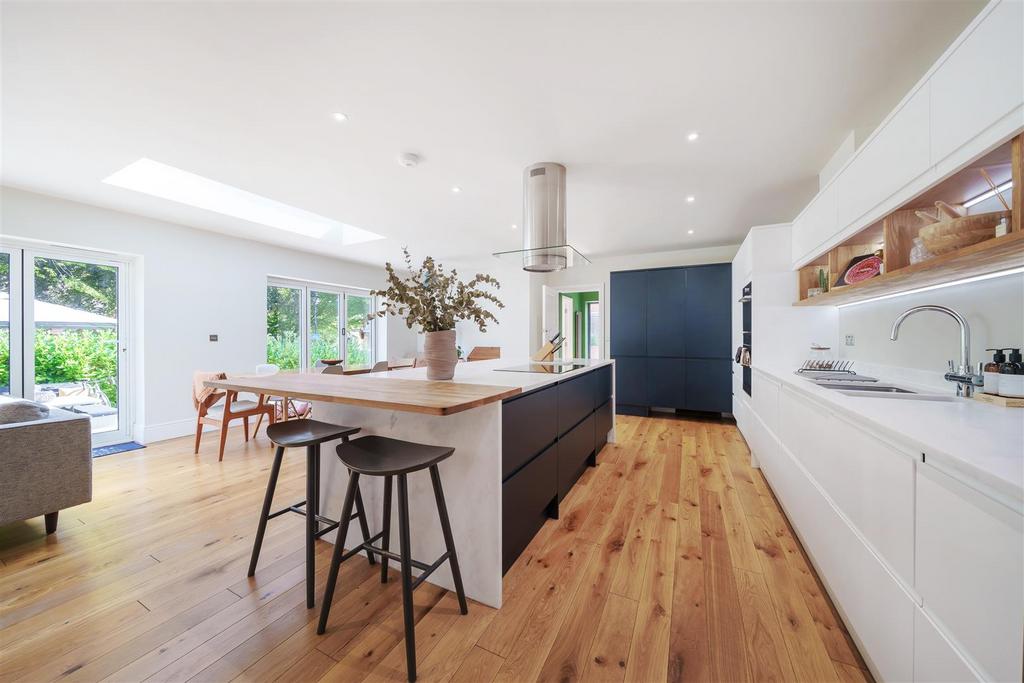 Kitchen / Breakfast Room