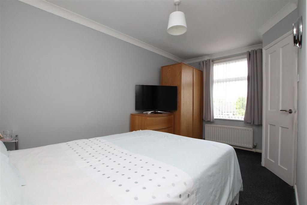 Bedroom 1.JPG