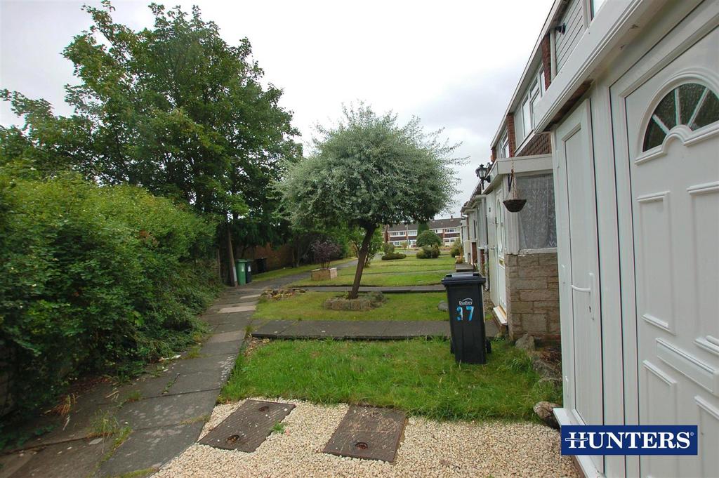 Grosvenor Way, Brierley Hill 2 bed house £795 pcm (£183 pw)
