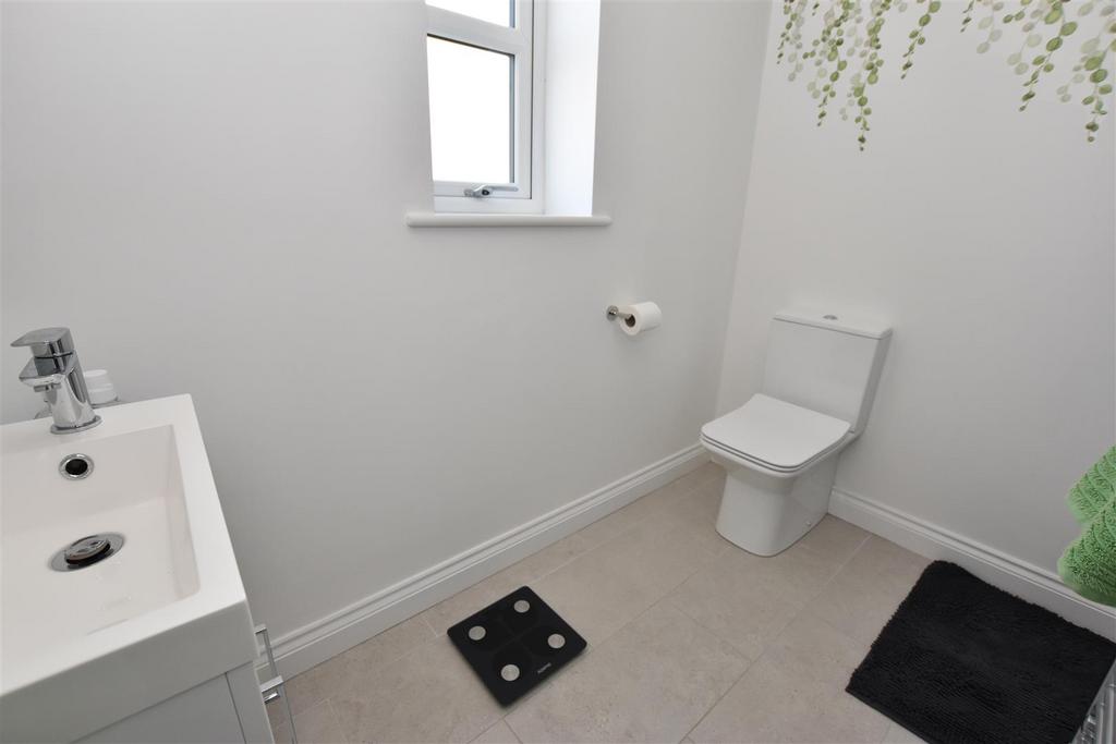 En Suite Shower Room - Bedroom One.JPG