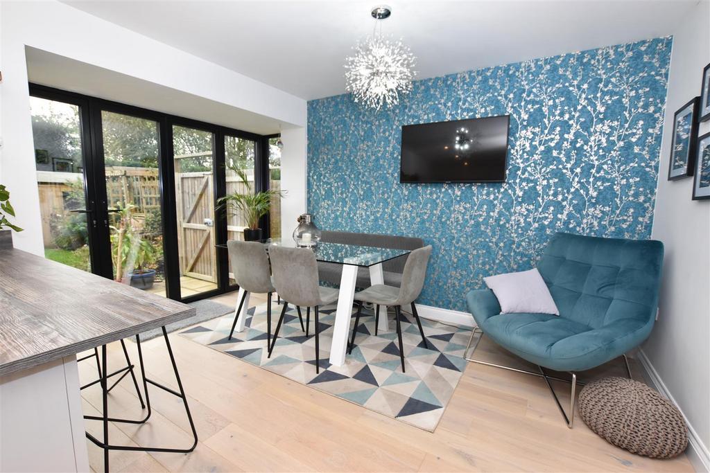 Dining Area.JPG