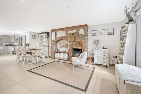 10 Bushey Lea, Ongar, CM5 9ED