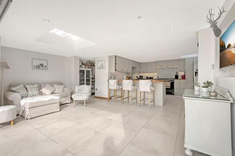 10 Bushey Lea, Ongar, CM5 9ED