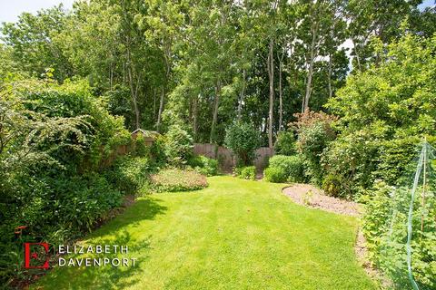 31 Elmdene Road, Kenilworth, CV8 2BW