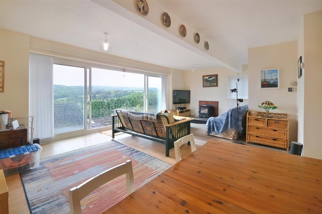 Seaview Crescent, Goodwick 3 bed semidetached house for sale £215,000