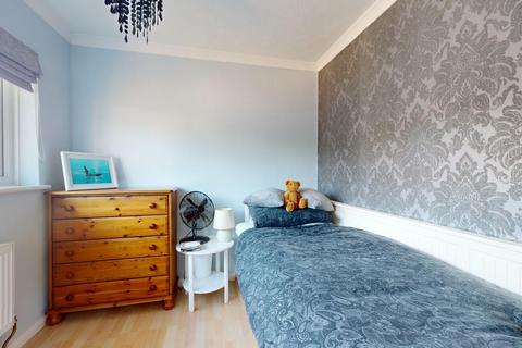 56 Medhurst Crescent, Gravesend, DA12 4HQ