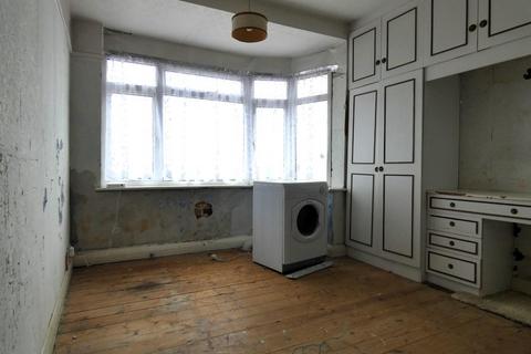 2 Taunton Vale, Gravesend, DA12 5QY