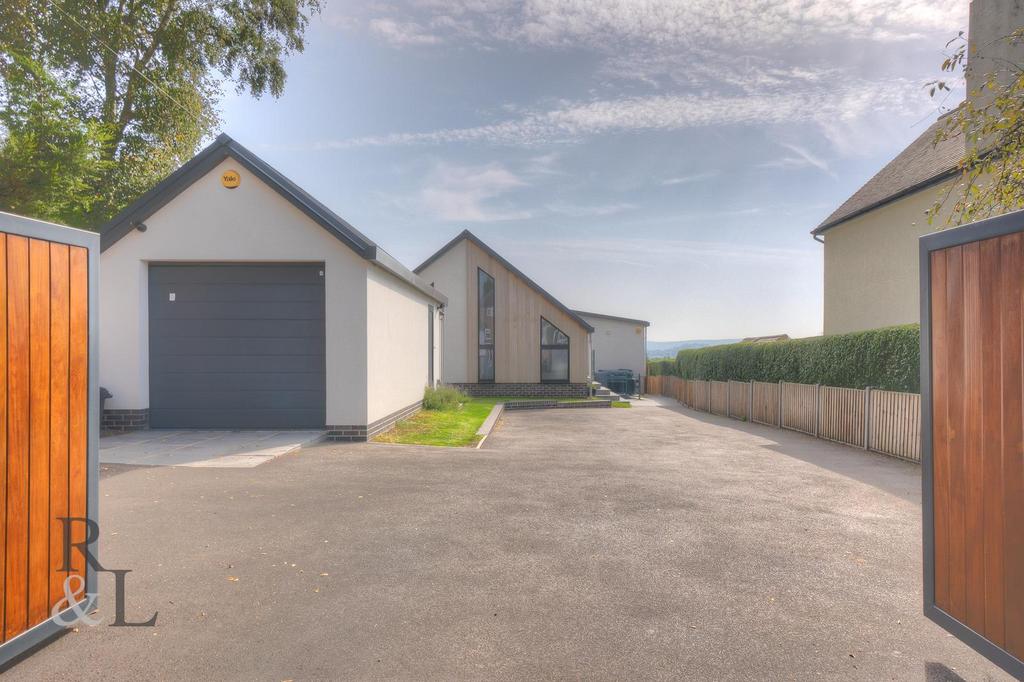 School Lane, Newbold Coleorton, 4 bed bungalow for sale £650,000