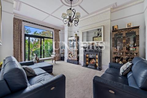 3 bedroom apartment for sale, Blenheim Gardens, London, NW2