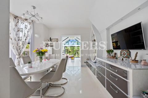 3 bedroom apartment for sale, Blenheim Gardens, London, NW2