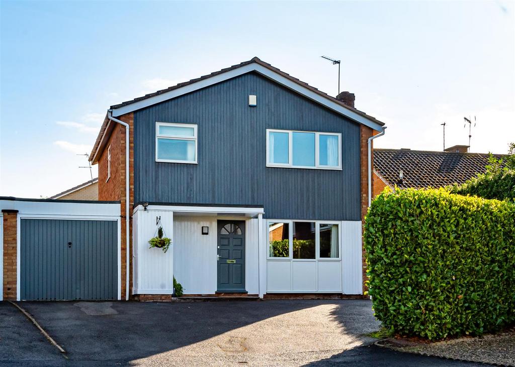 4 Beech Close-front.jpg