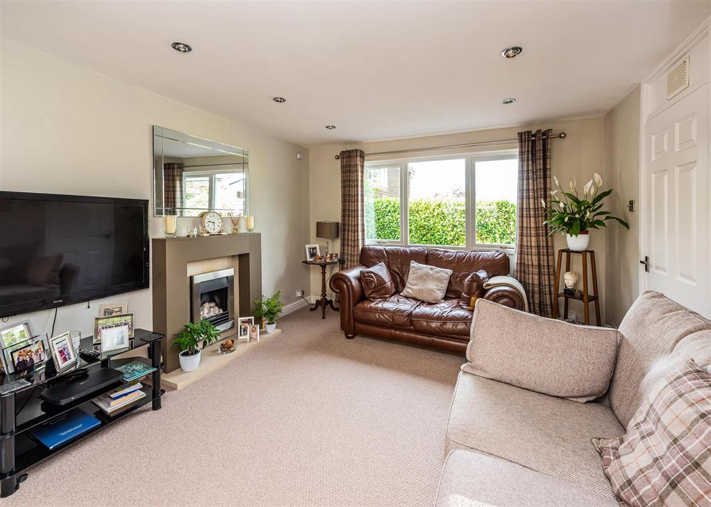 4 Beech Close-lounge1.jpg