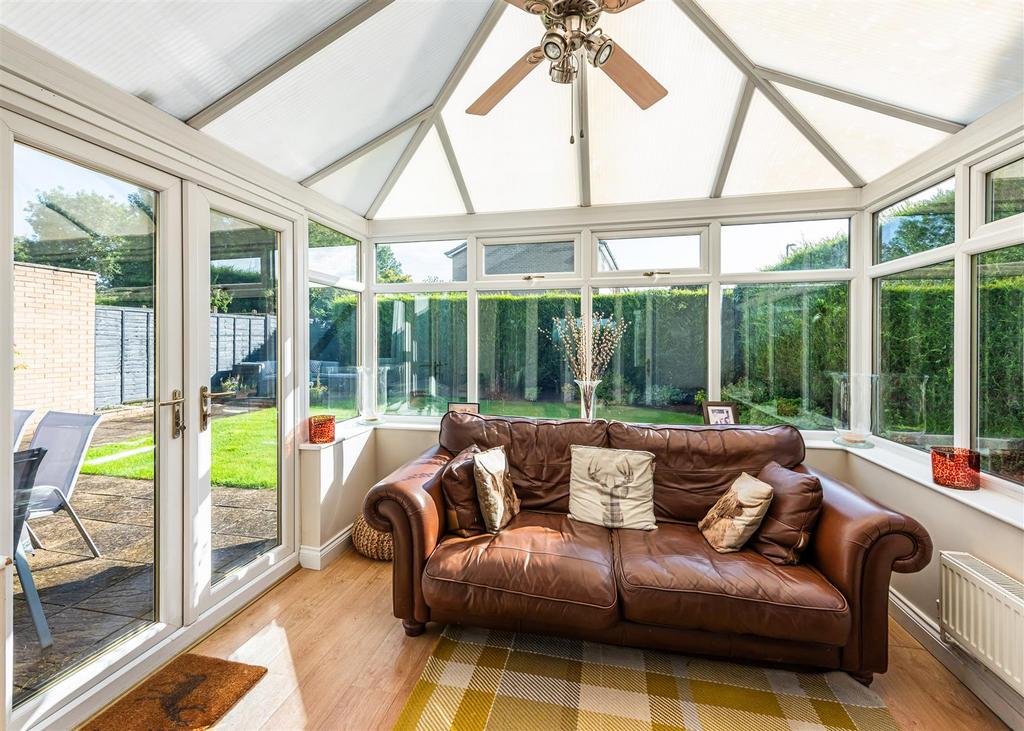 4 Beech Close-conservatory.jpg