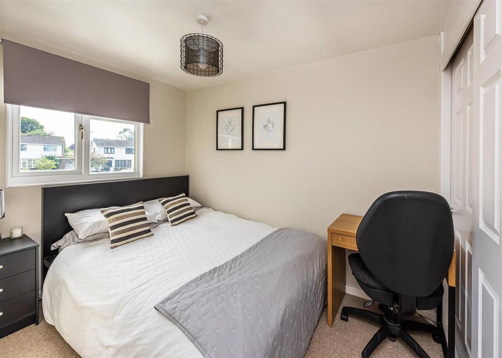 4 Beech Close-bed3.jpg