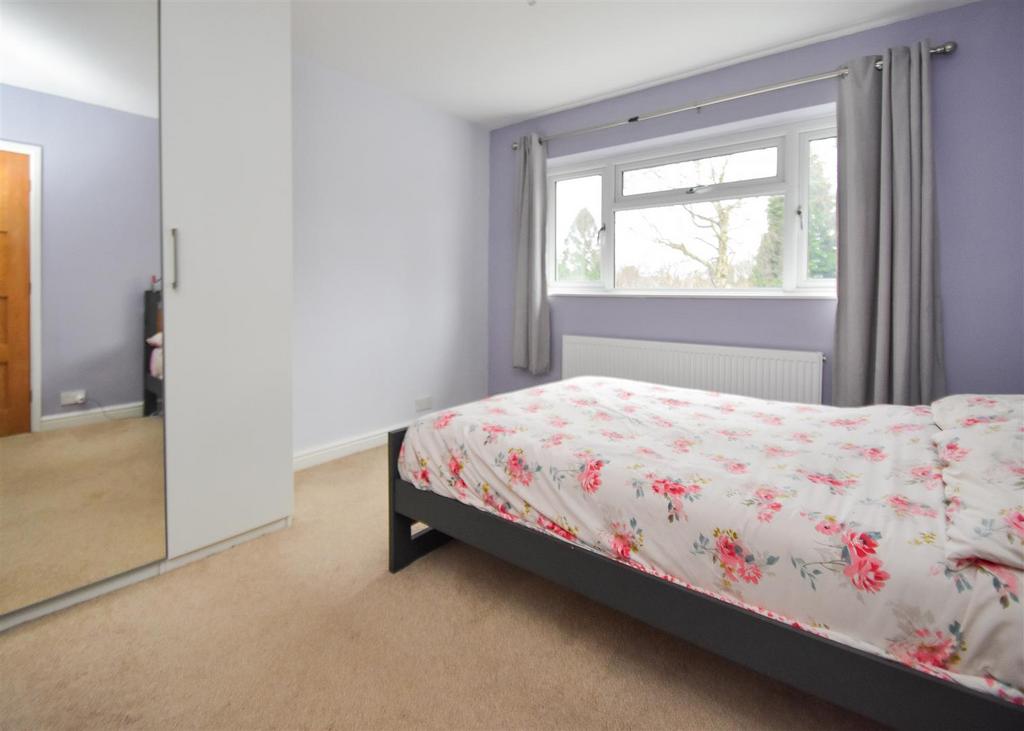 19a Woodfield Avenue - Bedroom.jpg