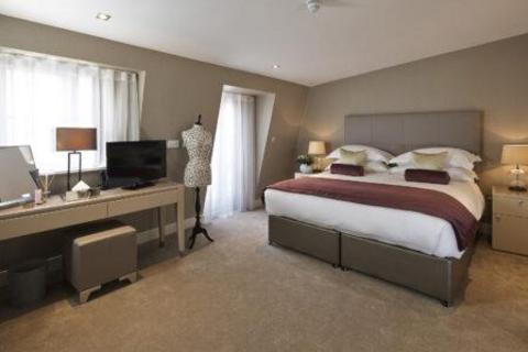 3 bedroom apartment to rent, Knightsbridge, London SW3