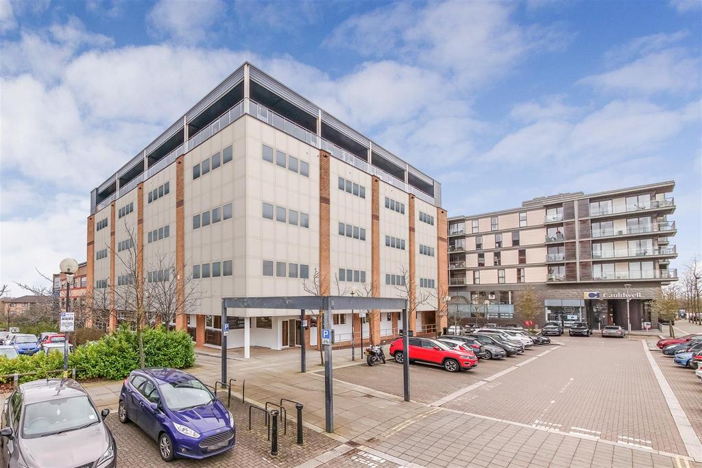 352 Avebury Boulevard, Milton Keynes 2 bed apartment for sale £240,000