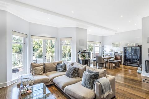 4 bedroom flat to rent, Fitzjohn's Avenue, Hampstead, NW3