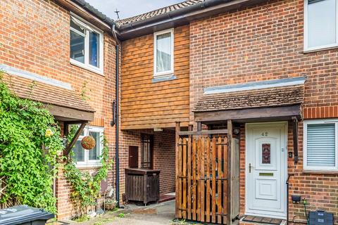 44 Barnfield Way, Oxted, RH8 9QF