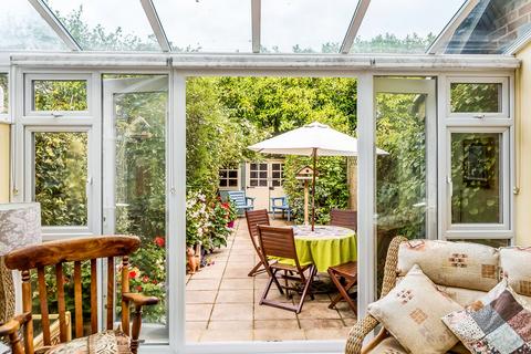 44 Barnfield Way, Oxted, RH8 9QF