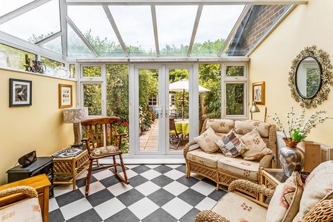 44 Barnfield Way, Oxted, RH8 9QF