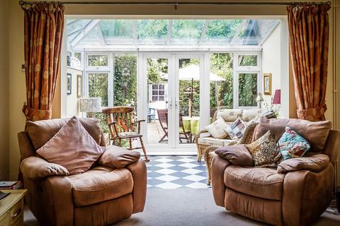 44 Barnfield Way, Oxted, RH8 9QF