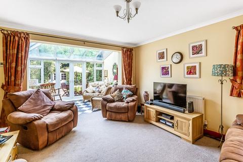 44 Barnfield Way, Oxted, RH8 9QF