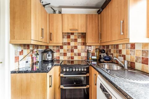44 Barnfield Way, Oxted, RH8 9QF