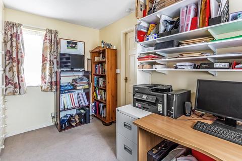 44 Barnfield Way, Oxted, RH8 9QF