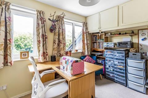 44 Barnfield Way, Oxted, RH8 9QF