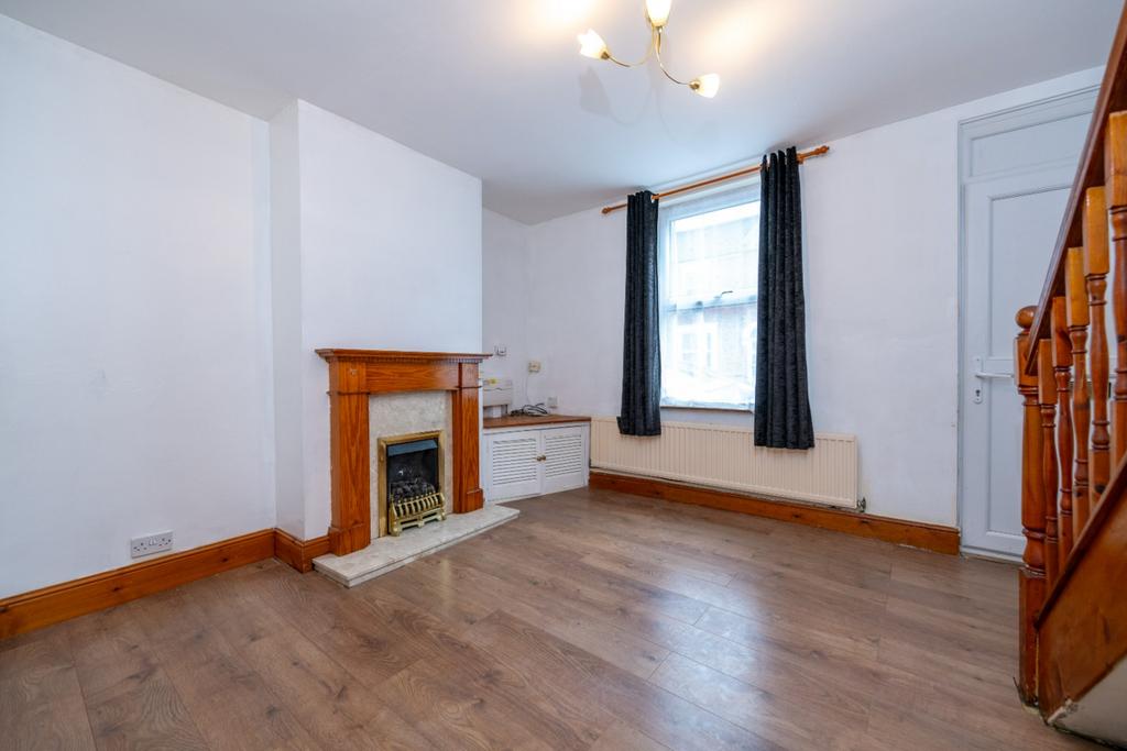 St. Annes Street, Grantham NG31 2 bed terraced house for sale £110,000
