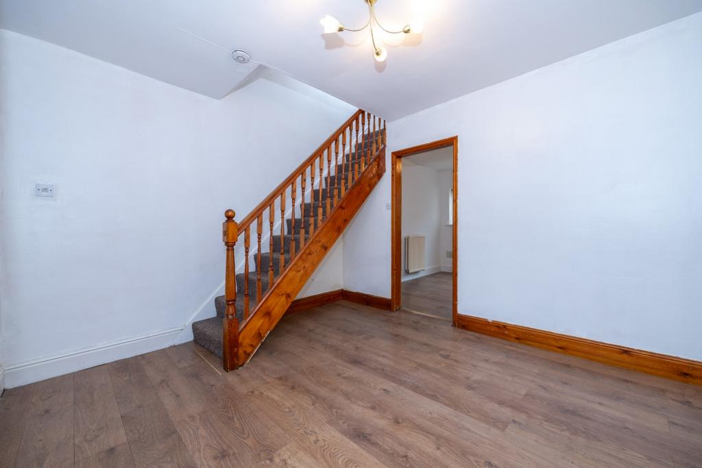 St. Annes Street, Grantham NG31 2 bed terraced house for sale £110,000