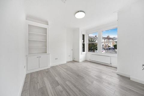 53 Craigerne Road, London, SE3 8SN