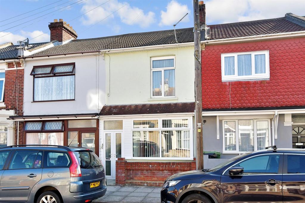 Highgate Road, Copnor, Portsmouth, Hampshire 3 bed terraced house for