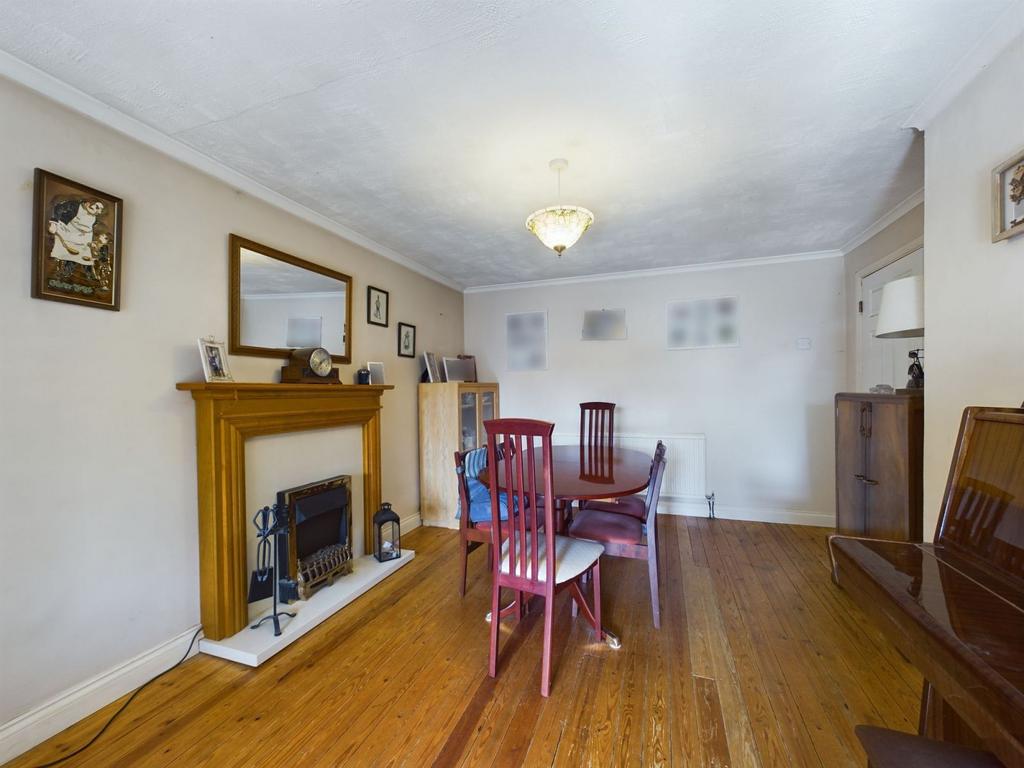 Lounge/dining room