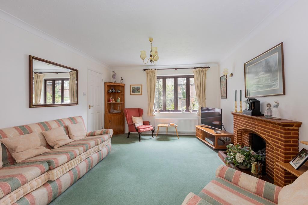 Parkside, Maidenhead 4 bed detached house £798,500