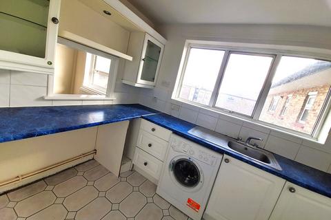 2 bedroom flat to rent - Queen Street, Gravesend DA12