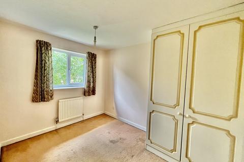 7 Black Lawn, Gillingham, SP8 4SD