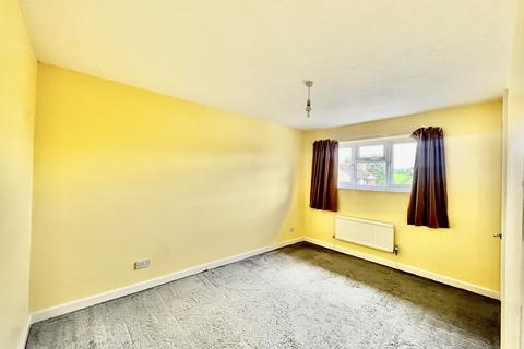 7 Black Lawn, Gillingham, SP8 4SD